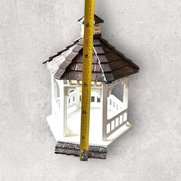 Lemax 2002 Village Collection Round Wooden Gazebo‎ - Picture 3 of 8